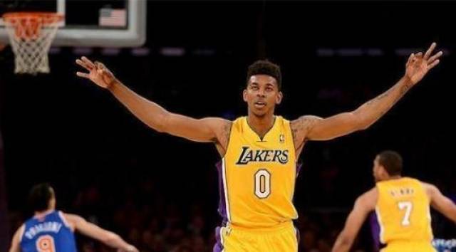 既是战术配 既是战术配